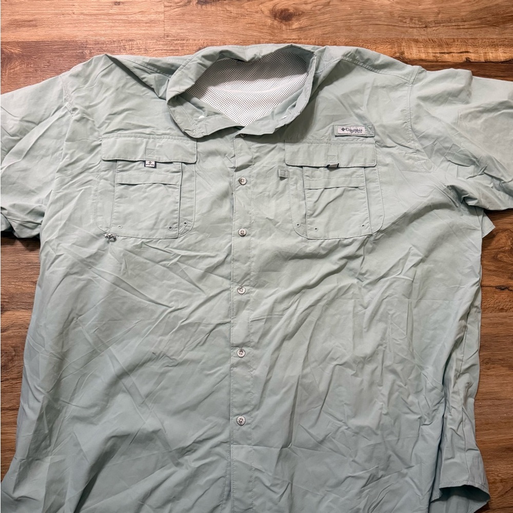 Columbia Men's Sage Green Casual Shirt